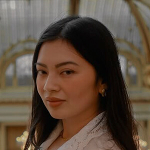 Cristina Viseu Headshot 4 of 6
