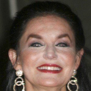 Crystal Gayle - Bio, Family, Trivia | Famous Birthdays