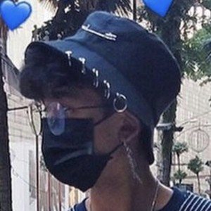 Curlyboiiiivibes Headshot 8 of 8