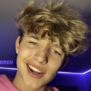 Curren Shesniak Headshot 8 of 8