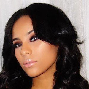 Cyn Santana Headshot 4 of 8