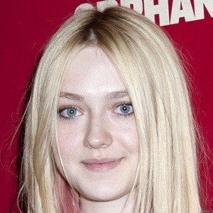 Dakota Fanning at age 19