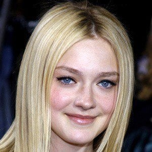 Dakota Fanning Headshot 8 of 9