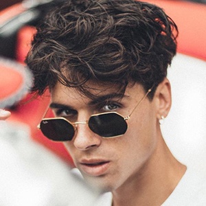 Daniel Illescas - Age, Family, Bio | Famous Birthdays