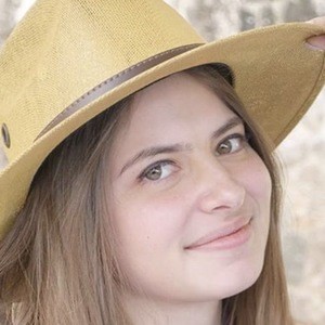 Daniela Aedo Headshot 4 of 10