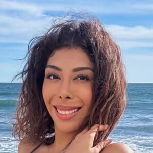 Daniela Argain Headshot 5 of 9