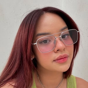 daniella.roi Headshot 3 of 9