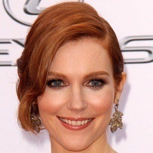Darby Stanchfield - Bio, Family, Trivia | Famous Birthdays