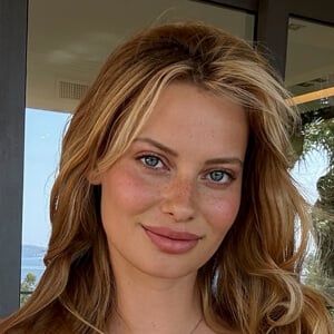 Darja Sobakinskaja Headshot 4 of 6