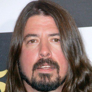 Dave Grohl - Bio, Family, Trivia | Famous Birthdays