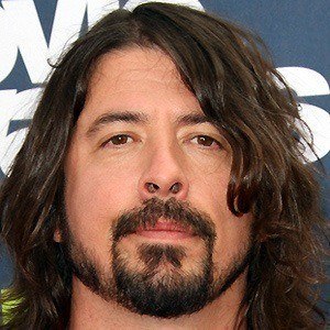 Dave Grohl - Bio, Family, Trivia | Famous Birthdays