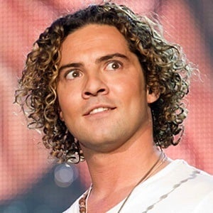 David Bisbal Headshot 6 of 7