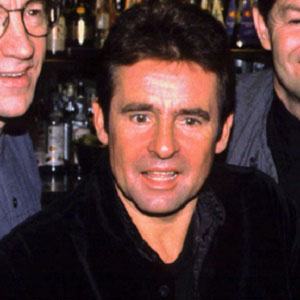 Davy Jones - Bio, Family, Trivia | Famous Birthdays