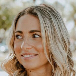 Dayle Hoffman Kerns Headshot 7 of 13