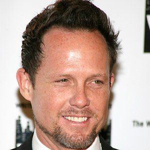 Dean Winters Headshot 5 of 10