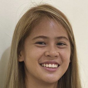 Deanna Wong Headshot 9 of 10