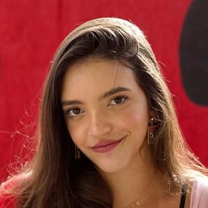 Débora Aladim Headshot 2 of 7