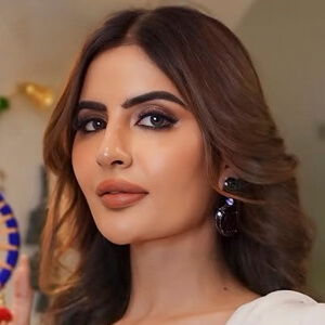 Deepti Sadhwani Headshot 2 of 12