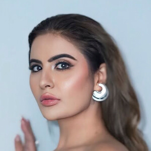 Deepti Sadhwani Headshot 6 of 12