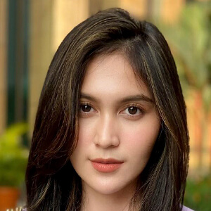 Denira Wiraguna Headshot