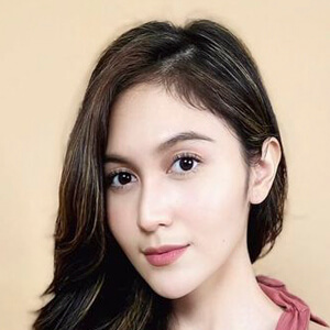 Denira Wiraguna Headshot