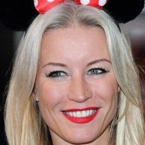 Denise van Outen Headshot 6 of 10