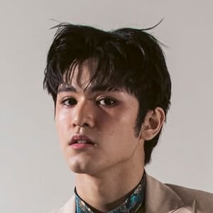 Derick Ong Headshot 3 of 6