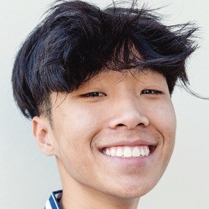 Devin Bui Headshot 2 of 10