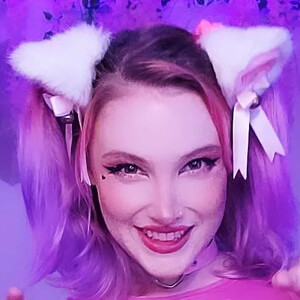 Alice Meowz Headshot 8 of 17