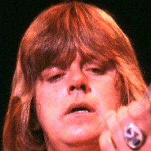 Dewey Bunnell - Bio, Family, Trivia | Famous Birthdays