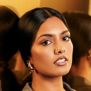 Dhivya Sriranganathan Headshot 2 of 8