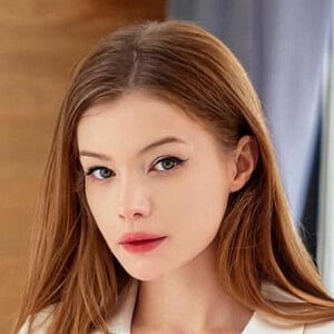Diana Rider Headshot 2 of 9
