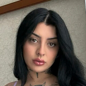Dianna Geiny Headshot 6 of 6