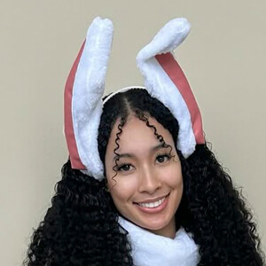 Dianny Peña Headshot 7 of 8