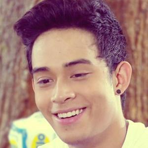 Diego Loyzaga Headshot 5 of 5