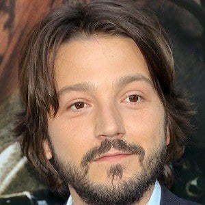 Diego Luna at age 33