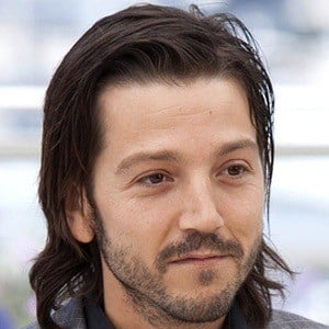 Diego Luna Headshot 10 of 10