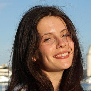 Diva Olivka Headshot 5 of 6