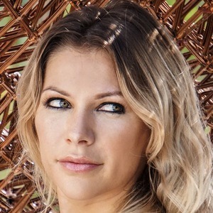DJ Aloona Headshot 4 of 4