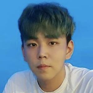 Dong Seo Headshot 9 of 10