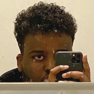 Doni Bobes Headshot