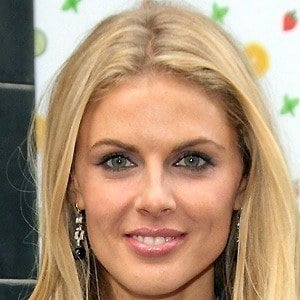 Donna Air Headshot 3 of 5