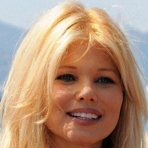 Donna D'Errico - Bio, Family, Trivia | Famous Birthdays