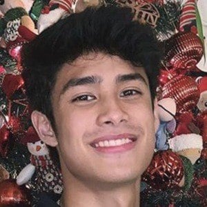 Donny Pangilinan Headshot 7 of 7