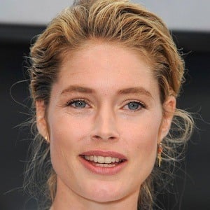 Doutzen Kroes Headshot 10 of 10