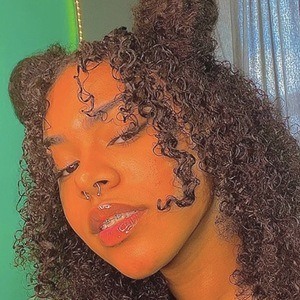 Destinee Wray Headshot 6 of 10