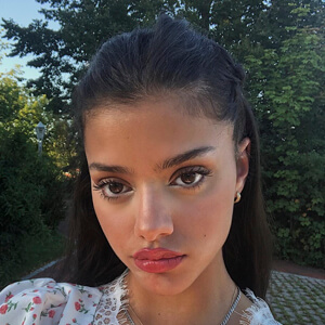 dysimge Headshot 2 of 6