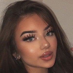 Dzana Dzzyzzle Headshot