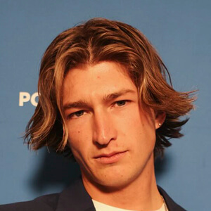 Easton Simpson Headshot 5 of 7