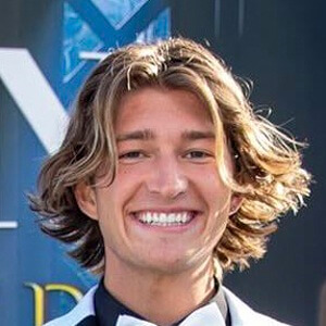 Easton Simpson Headshot 6 of 7
